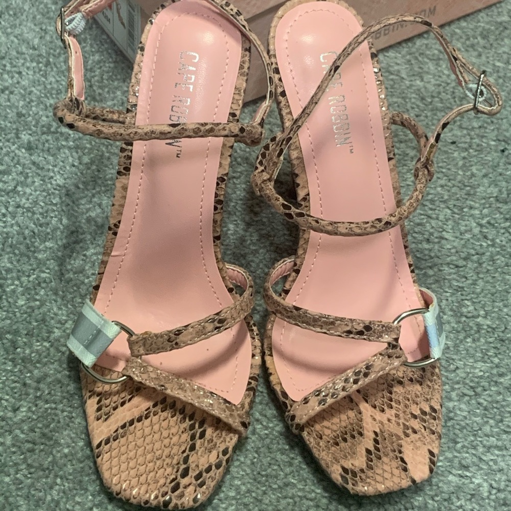 PINK SNAKE SKIN PRINT HEELS